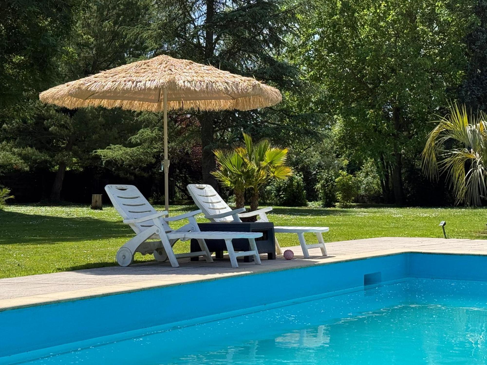 Appartement Familial Au Bord De La Marne, Jardin Tropical , Piscine, Tennis, Terrasse, Parking Gratuit Proche Disneyland Isles-lès-Villenoy Buitenkant foto